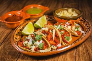 tacos_al_pastor_mexico.jpg