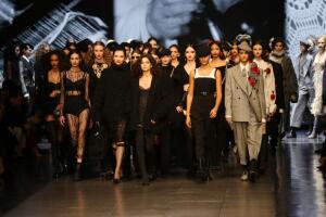dolce_and_gabbanna_runway.jpg