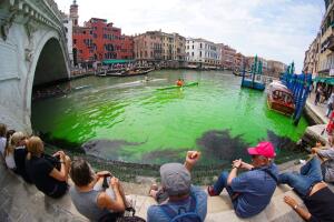 TOPSHOT-ITALY-ENVIRONMENT-VENICE