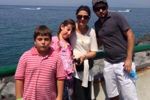 victoria ruffo con sus hijos pequeños.jpg