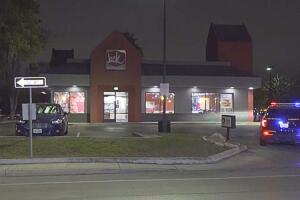 tiroteo San Antonio robo Jack in the Box sur San Antonio empleado baleado policía busca sospechoso
