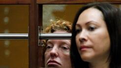 La madre del joven "Affluenza" fue acusada por obstruir a la justicia y lavado de dinero