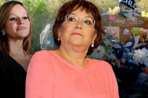 Muerte de Jenni Rivera: mamá de la cantante lamenta que fue en un cerro "tan lejos"
