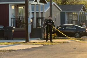 San Antonio tiroteo hombre muerto arresto investigación policía pelea 612 calle Cento