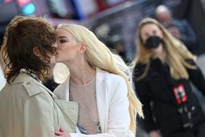 Malcolm McRae y Anya Taylor-Joy alfombra roja 'The Northman'