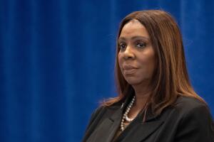 Fiscal general de Nueva York lidera demanda para bloquear los nuevos aranceles de Trump.