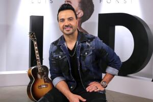 Luis Fonsi univision.jpg