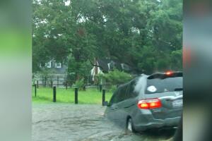 Pequeños poblados al norte de Houston sufren inundaciones tras las torrenciales lluvias: Conroe, Willis, Tomball, Brenham y Pinehurs 