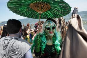 Sirenas conquistan playas de NY