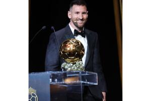 Messi_balon_de_oro.jpg