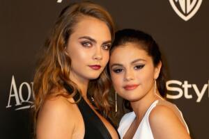 Selena Gomez y Cara Delevingne: su beso en fotos 