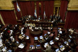 Argentina aprueba pagar "fondos buitres"