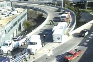 tráiler-volcado-I-10-I-35-San-Antonio