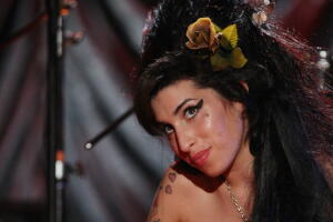 amy-winehouse-sindrome-de-tourette-2.jpg