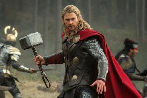Chris Hemsworth en la película 'Thor: un mundo oscuro' (2013)