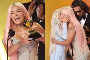 Karol G recibió su primer GRAMMY de manos de Maluma y Christina Aguilera.