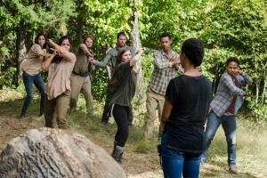 twd-hilltop-sasha-enid.jpg