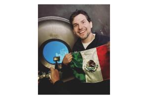 Alan Estrada exploró las ruinas del Titanic a bordo del Titán en 2022.