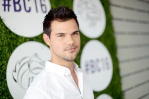 taylor-lautner-2016.jpg