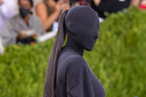 kim-kardashian-met-gala-2021-vestido (1).png