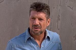 Fred Ward, Earl Bassett en ‘Tremors’ 1990 Universal Pictures.jpg