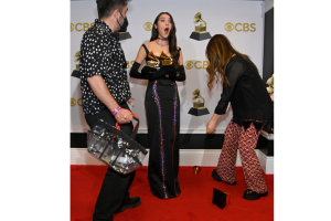 olivia-rodrigo-rompio-premio-grammy.png
