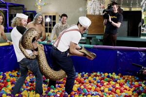 Johnny Knoxville Anaconda Jackass 2 Grosby.jpg