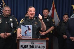 El alguacil también hizo un llamado a que Florida sea un ejemplo para otros estados en la lucha contra la inmigración ilegal. 
