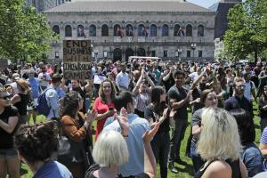 Protesta por venta de camas