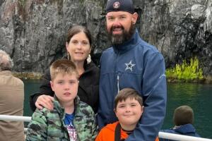 Familia Maynard desaparecida búsqueda mar bote homer alaska troy texas