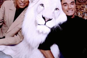 siegfried-roy-lion.jpg