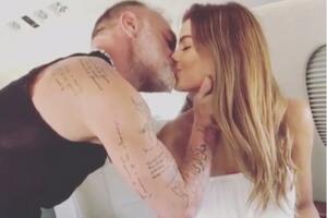 Los besos más polémicos de los famosos
