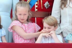 Charlotte y George disfrutan del desfile