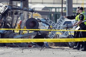 Vendedora de tacos lucha por su vida tras accidente entre un tren y un camión en Oxnard