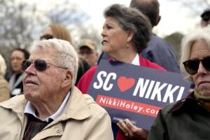 Simpatizantes de Nikki Haley en un evento de campaña de su exgobernadora en Carolina del Sur.