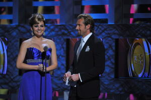 Marjorie de Sousa y Gabriel Soto