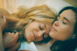 Viktor Hargreeves y Sissy Cooper de 'The Umbrella Academy'