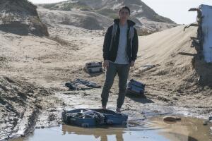 fear-the-walking-dead-2x03-2.jpg