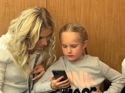 El actor realizó la publicación a dos horas de que su exesposa, Geraldine Bazán, denunciara que él las había obligado en un par de ocasiones a saludar a la actriz rusa.