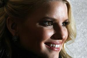 jessica_simpson_2019_portdad.jpg