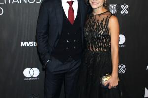 Alfonso Herrera y esposa.jpg