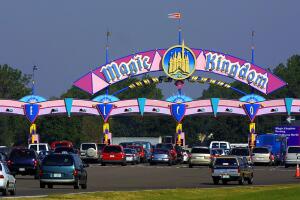 Los boletos en fechas pico suben hasta 224 dólares, mientras que en temporada baja los precios casi no cambian.