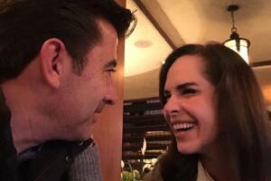 Sharis Cid y esposo