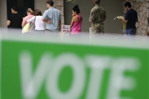 La votación anticipada en Texas y otros estados ha superado la registrada en las elecciones de mitad de periodo de 2014.