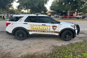 Bexar County tiroteo adolescente sospechoso familia violencia armada policía