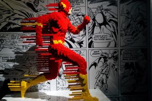 "The Art Of The Brick: DC Super Heroes": escultura de LEGO de Flash