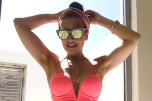 Thalía celebra la primavera en bikini
