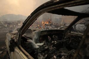 Incendios forestales acaban con cientos de autos