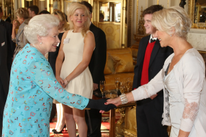 reina-isabel-helen-mirren (1).png