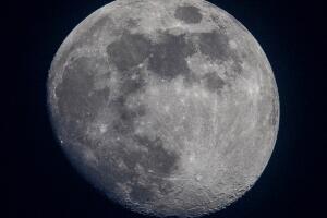 ¿Qué pasa en la Tierra si tiembla en la Luna?
